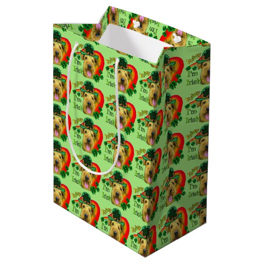 Airedale Terrier St Patricks Day Medium Cadeauzakje (Achterkant Gekanteld)
