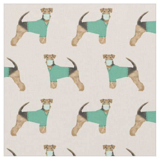 Airedale Terrier struikelt de hond uit Stof (Close Up)