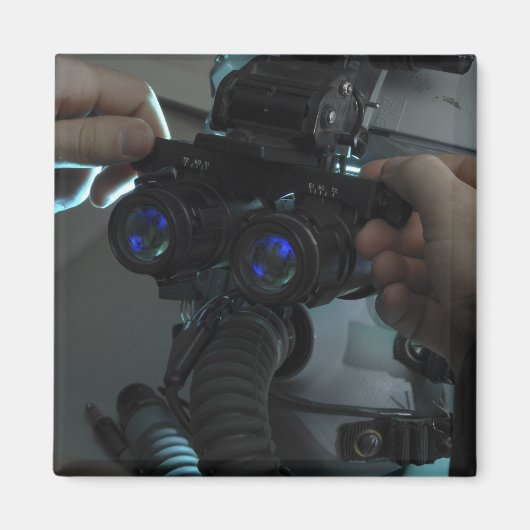 Airman past de eyespan aan magneet (Voorkant)