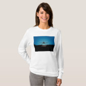 Airplane Landing Silhouette bij nacht T-shirt (Voorkant volledig)