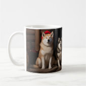 Akita bij de Haard Kerstmis Koffiemok (Links)