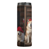 Akita bij de Haard Kerstmis Thermosbeker (Achterkant)