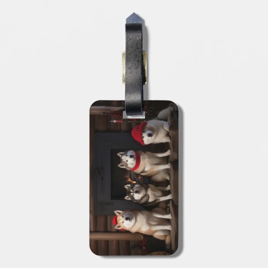 Akita bij de open haard Kerstmis Bagagelabel (Achterkant verticaal)