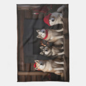 Akita bij de open haard Kerstmis Theedoek (Verticaal)