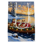 Akita Christmas Boat Holiday Medium Cadeauzakje (Achterkant)
