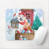 Akita Dog in het sneeuwkersthondenhuis Muismat (Met muis)