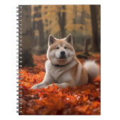 Akita in herfst laat Herfst geïnspireerd Notitieboek (Voorkant)