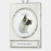 Akita Ma 2 Verzilverd Banner Ornament (Links)