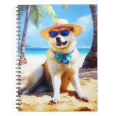 Akita op strand, zomercadeau voor hondenliefhebber notitieboek (Voorkant)