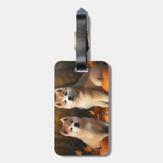 Akita Puppy Herfst Delight Pompoen Bagagelabel (Achterkant verticaal)