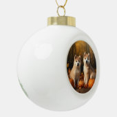 Akita Puppy Herfst Delight Pompoen Keramische Bal Ornament (Links)