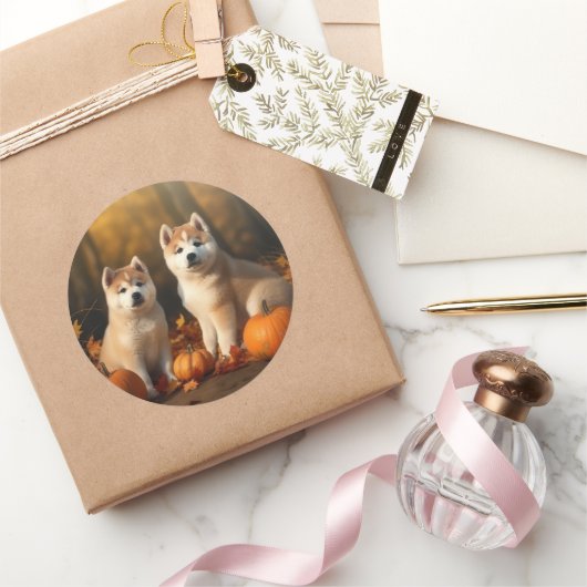 Akita Puppy Herfst Delight Pompoen Ronde Sticker (Geschenken)