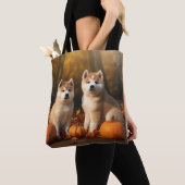 Akita Puppy Herfst Delight Pompoen Tote Bag (Dichtbij)