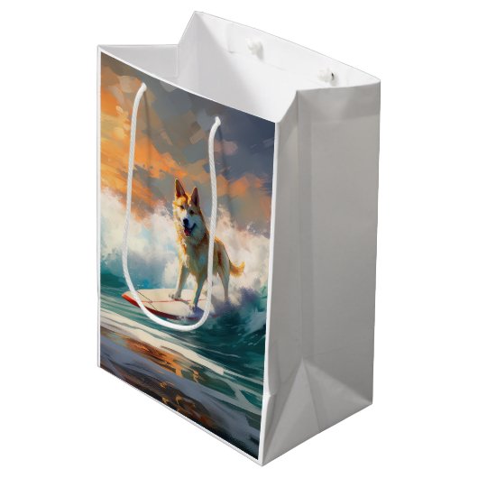 Akita Strand Surfen Schilderij Medium Cadeauzakje (Voorkant Gekanteld)