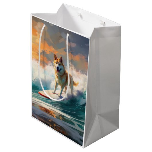 Akita Strand Surfen Schilderij Medium Cadeauzakje (Achterkant Gekanteld)