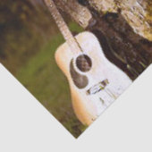 akoestische gitaar tegen boom tissuepapier (Detail)