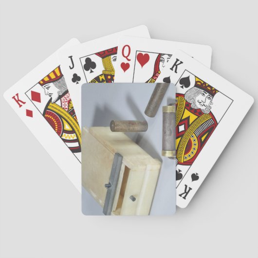 Alabaster box and brons and silver seal cilinders speelkaarten (Achterkant)