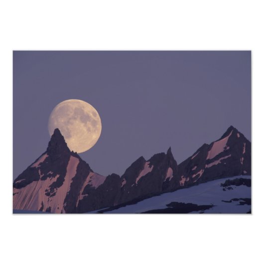 Alaska, Chugach Mountains Full moon stijgt Foto Afdruk (Voorkant)