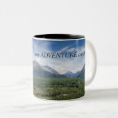 Alaska Coffee Mugs - Uw avontuur wacht Tweekleurige Koffiemok (Voorkant rechts)