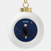 Alaska Flag en Eagle Keramische Bal Ornament (Voorkant)
