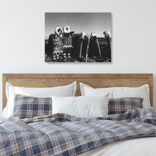 Alaska Fur clad eskimo arctic sod igloo Canvas Afdruk (Insitu (Slaapkamer))