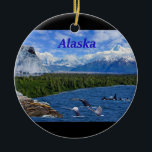 Alaska Keramisch Ornament<br><div class="desc">Een combinatie van foto's uit verschillende delen van Alaksa. Omvat het nationale park van Denali. Holgate Glacier in het Kenai Fjords National Park. Humpback Whales, Orca's & Zee Lions uit het Kenai Fjords National Park. Op zoek naar meer prints of producten? Je kunt mijn winkel bezoeken: http://www.zazzle.com/timelessmomentsphtgy Deze foto is...</div>