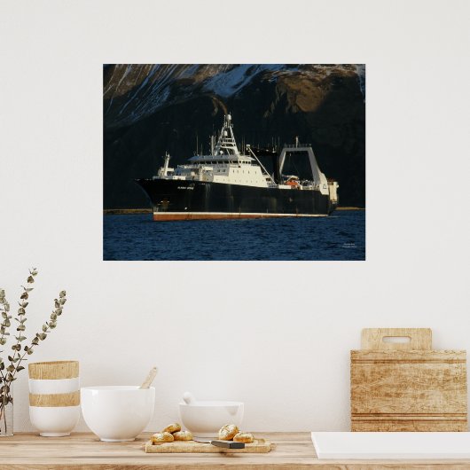 Alaska Ocean, Factory Trawler in Dutch Harbour, AK Poster (Keuken)