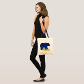 Alaska vlag beer herbruikbare canvas tas (Voorkant (model))