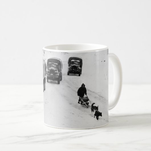 Alaskan Dogsled & Army Trucks Koffiemok (Voorkant rechts)