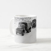 Alaskan Dogsled & Army Trucks Koffiemok (Voorkant links)