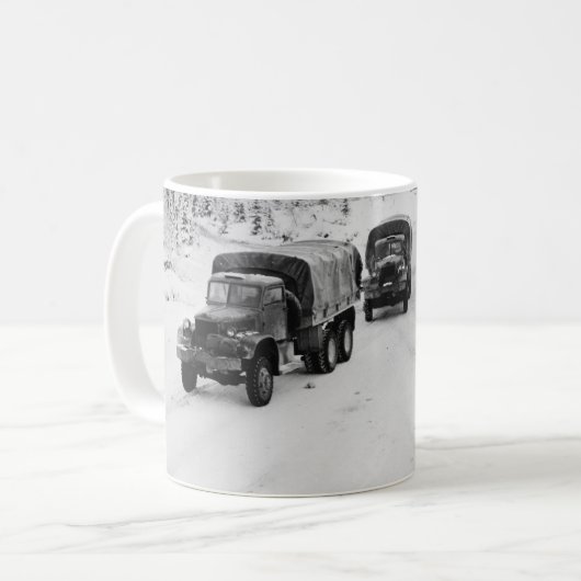 Alaskan Dogsled & Army Trucks Koffiemok (Voorkant links)