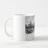 Alaskan Geleide honden die buiten een Logcabine st Koffiemok (Links)