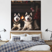 Alaskan Malamute bij de Haard Kerstmis Canvas Afdruk (Insitu (Slaapkamer))