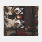 Alaskan Malamute bij de open haard Kerstmis Fleece Deken (Voorkant (Horizontaal))