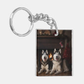 Alaskan Malamute bij de open haard Kerstmis Sleutelhanger (Voorkant Links)