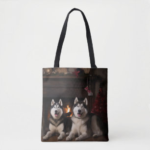 Alaskan Malamute bij de open haard Kerstmis Tote Bag