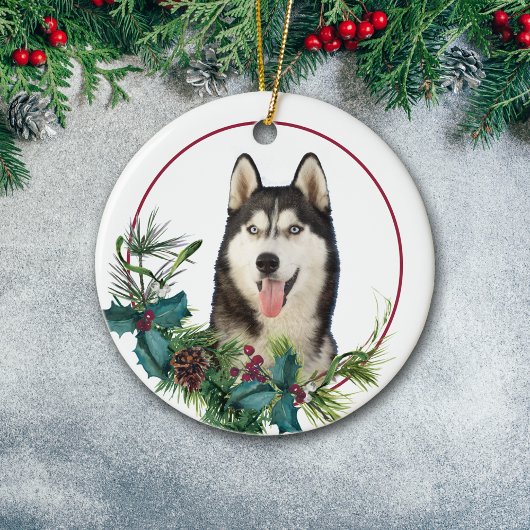 Alaskan Malamute Dog Evergreen Berry Wreath Keramisch Ornament