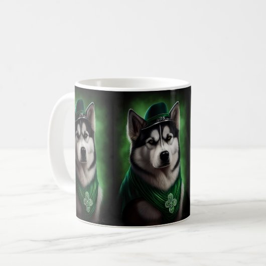 Alaskan Malamute dog in St. Patrick's Day Dress Koffiemok (Voorkant links)