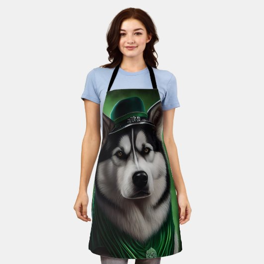 Alaskan Malamute dog in St. Patrick's Day Dress Schort (Gedragen)