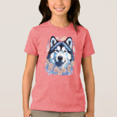 Alaskan Malamute-hond omringd door vergeet-mij-nie Tri-Blend Shirt (Voorkant)