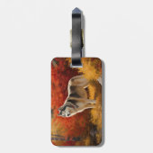 Alaskan Malamute in de herfst laat Herfst geïnspir Bagagelabel (Achterkant verticaal)