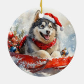 Alaskan Malamute in Sledge Laat het Sneeuw Kerstmi Keramisch Ornament (Achterkant)