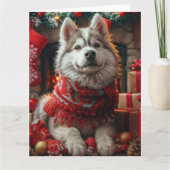 Alaskan Malamute met kerstcadeaus open haard Kaart (Voorkant)