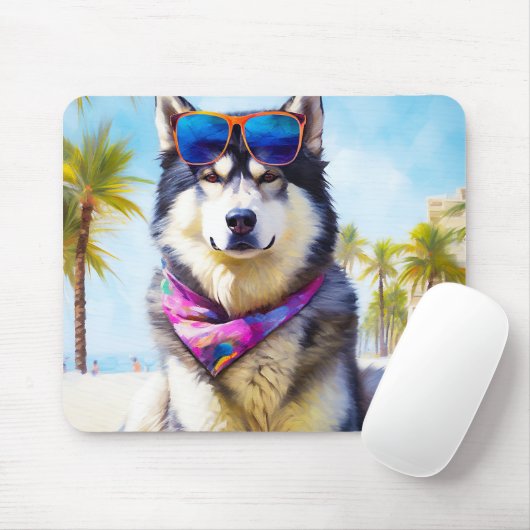 Alaskan Malamute op Beach, zomercadeau Muismat (Met muis)