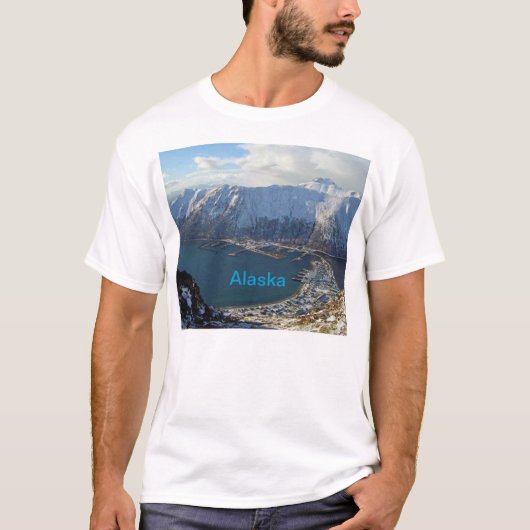 Alaskan Mountain Range en City onder T-shirt (Voorkant)
