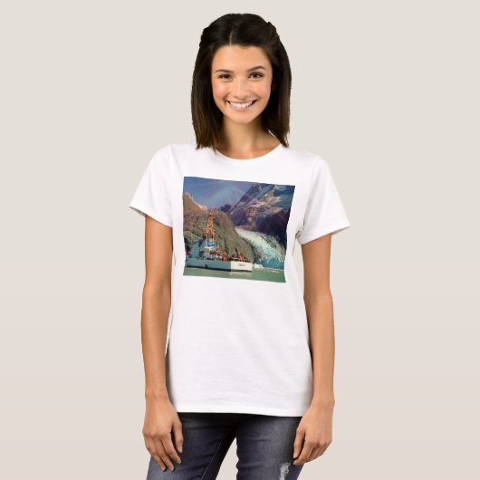 Alaskan Mountain-Uitzicht met Boat T-shirt (Voorkant volledig)