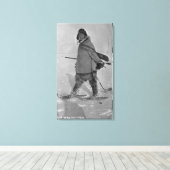 Alaskan Seal Hunter met Snowschoenen Foto Canvas Afdruk (Insitu (Houten vloer))