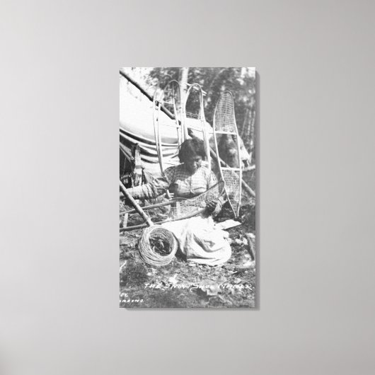 Alaskan Woman Making Snowschoenen Foto Canvas Afdruk (Voorkant)