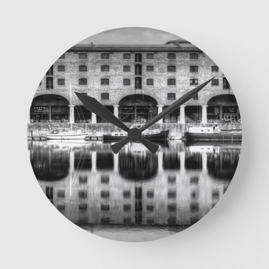 Albert Dock Liverpool Ronde Klok (Voorkant)