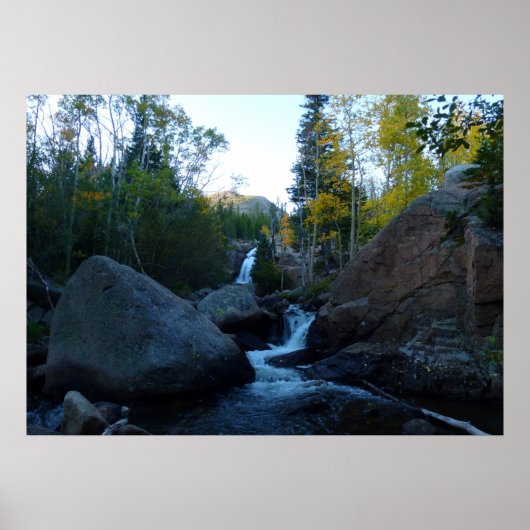 Alberta Falls bij zonsopgang in de Rocky Mountains Poster (Voorkant)